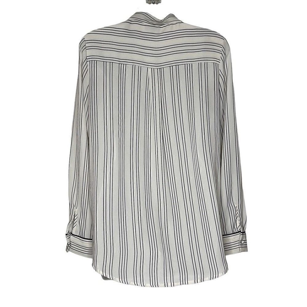 Who What Wear Pinstriped Button Down Small‎ - Picture 4 of 6